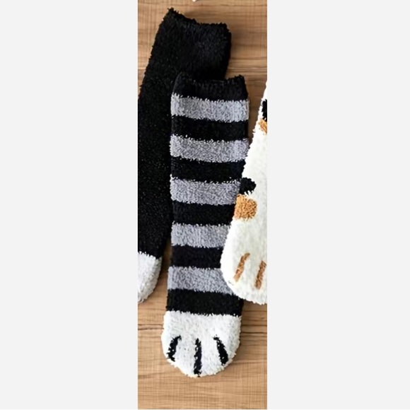 Cat paw fuzzy socks black gray striped - Picture 3 of 6